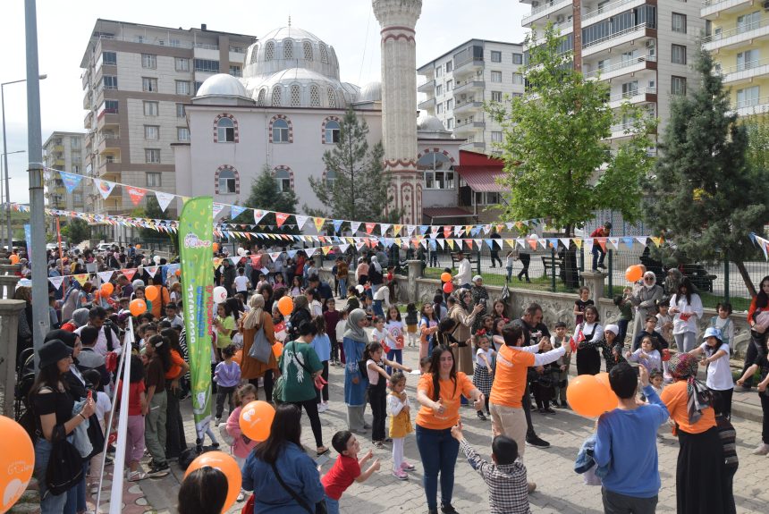”Haydi Umutla Gülümse Çocuk Festivali”