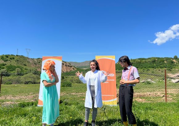 Seyyar Çocuk Tiyatrosu